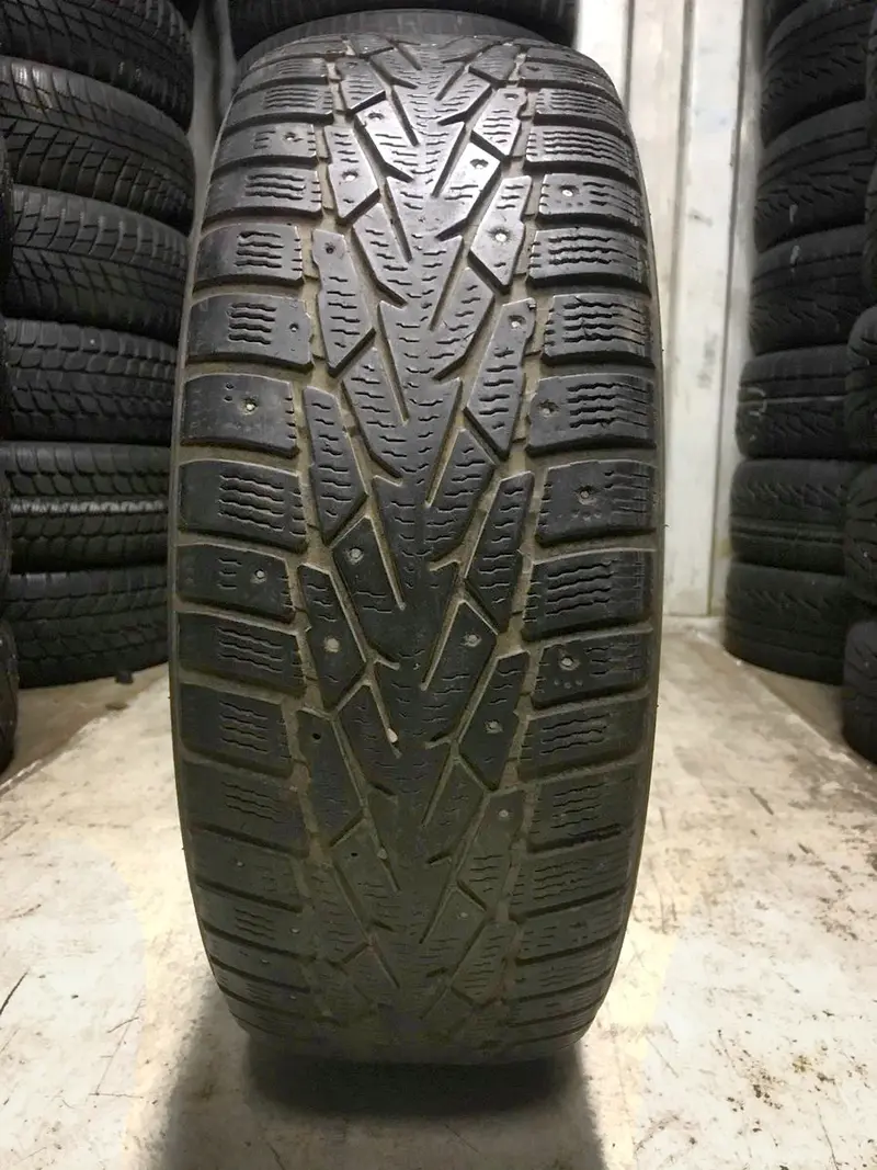 Б/у шина 205/60 R16 Nokian Hakkapeliitta 7 RunFlat, фото 1