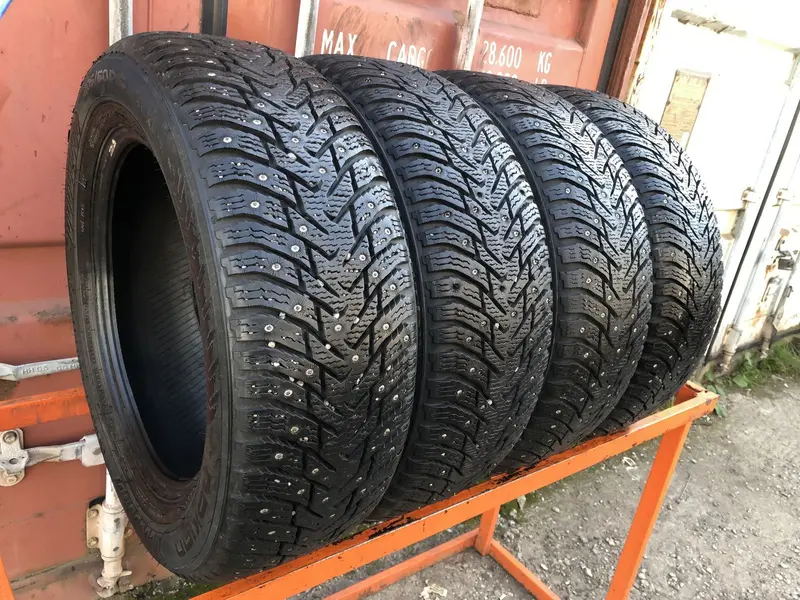 Комплект б/у шин 205/60 R16 Nokian Hakkapeliitta 8