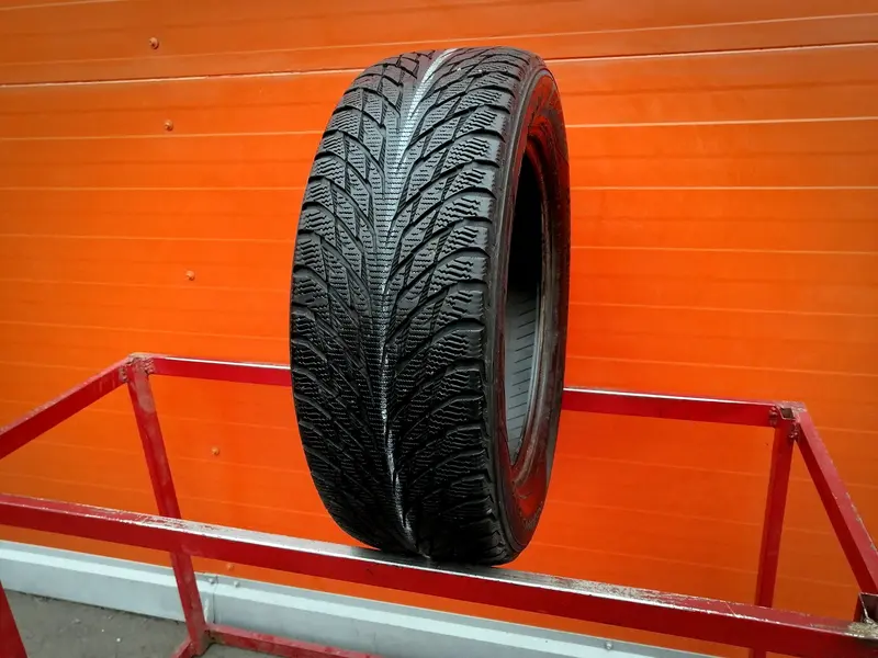 Б/у шина 205/60 R16 Nokian Hakkapeliitta R2