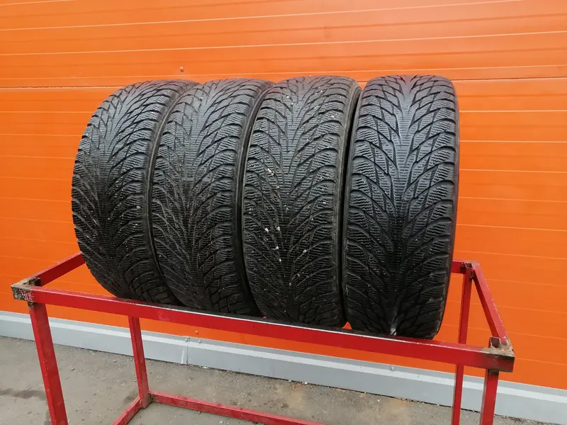 Комплект б/у шин 205/60 R16 Nokian Hakkapeliitta R2