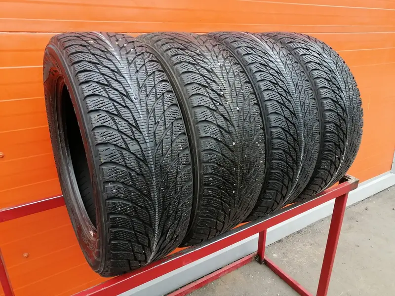 Комплект б/у шин 205/60 R16 Nokian Hakkapeliitta R2