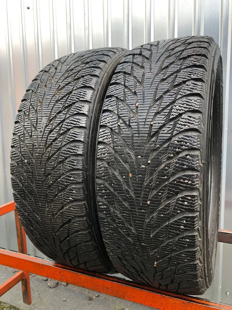 Пара б/у шин 205/60 R16 Nokian Hakkapeliitta R2