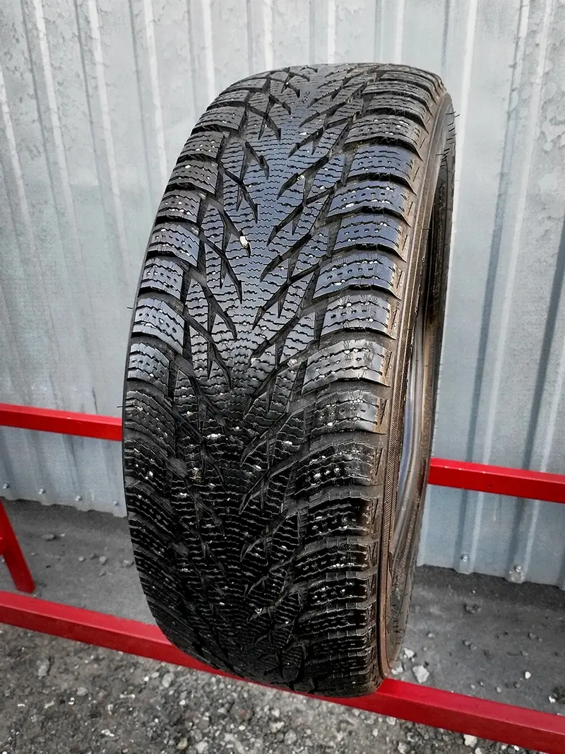 Б/у шина 205/60 R16 Nokian Hakkapeliitta R3