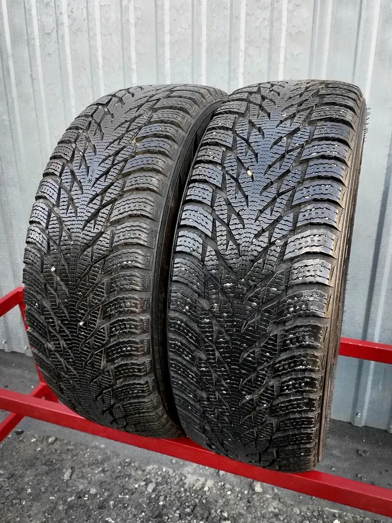 Пара б/у шин 205/60 R16 Nokian Hakkapeliitta R3