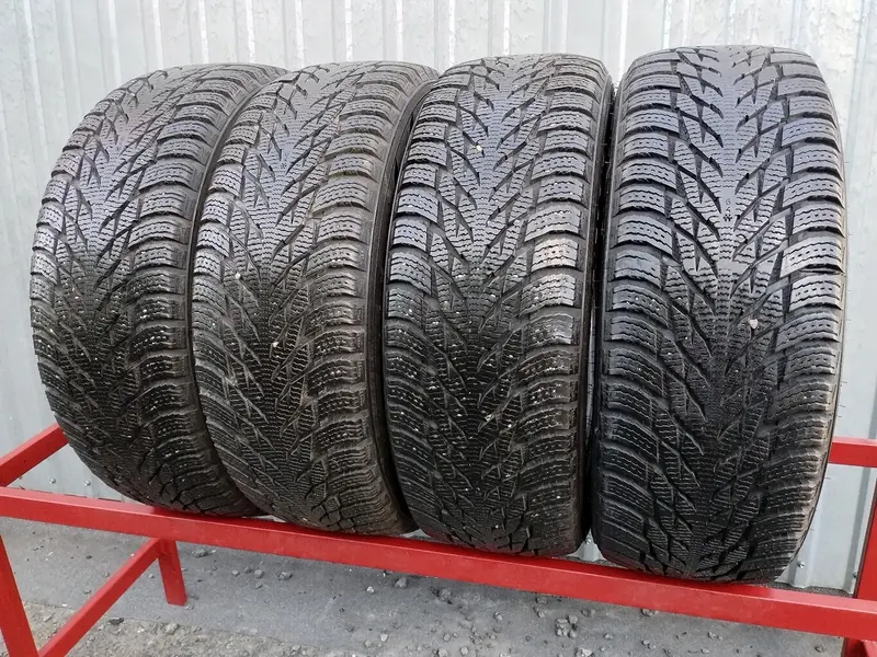 Комплект б/у шин 205/60 R16 Nokian Hakkapeliitta R3