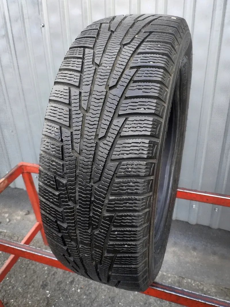 Б/у шина 205/60 R16 Nokian Hakkapeliitta R