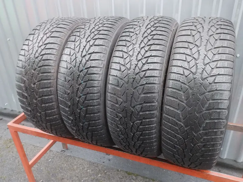 Комплект б/у шин 205/60 R16 Nokian WR D4