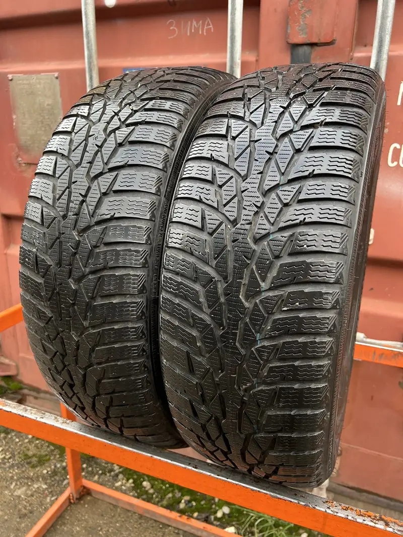 Пара б/у шин 205/60 R16 Nokian WR D4, фото 1