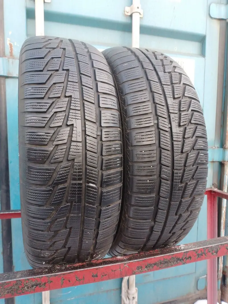 Пара б/у шин 205/60 R16 Nokian WR G2