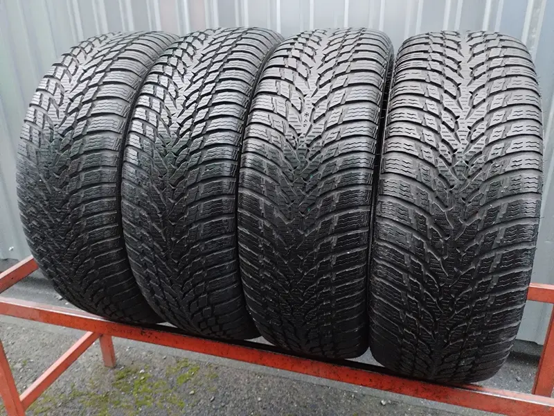 Комплект б/у шин 205/60 R16 Nokian WR Snowproof
