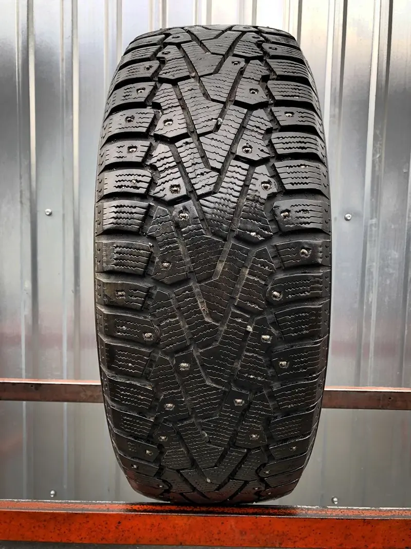 Б/у шина 205/60 R16 Pirelli Ice Zero