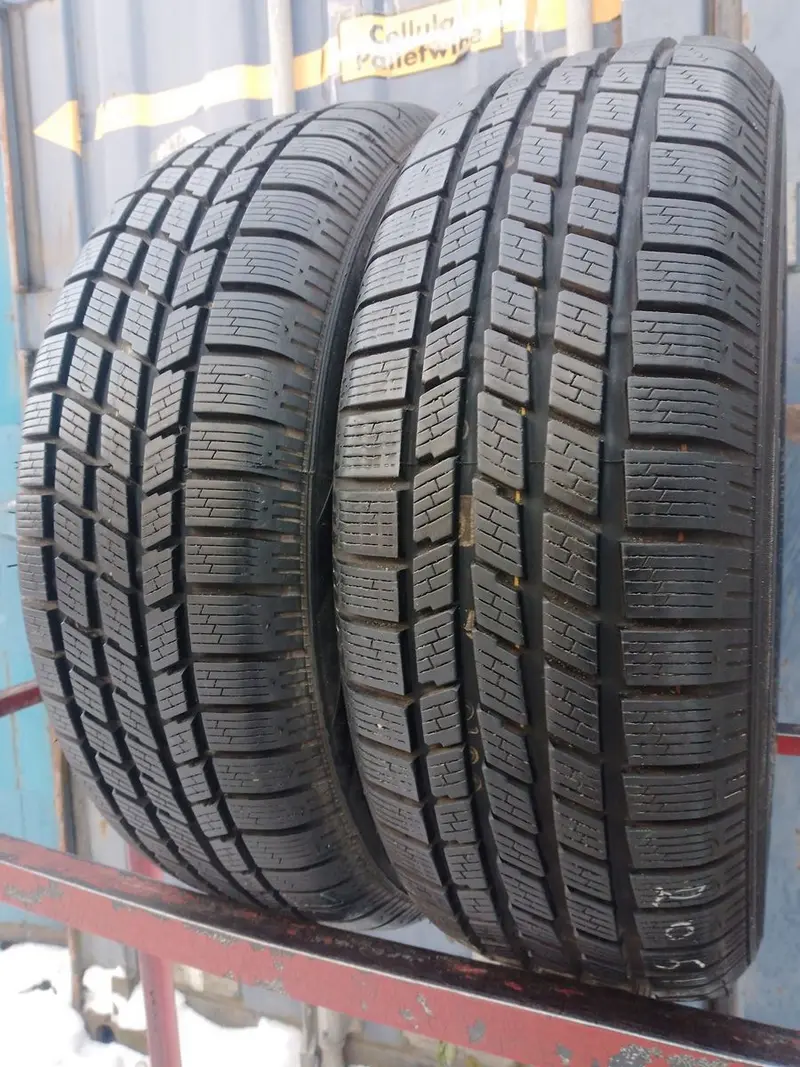 Пара б/у шин 205/60 R16 Pirelli Winter 210 Snowsport