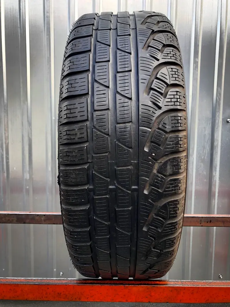 Б/у шина 205/60 R16 Pirelli Winter 210 Sottozero 2, фото 1