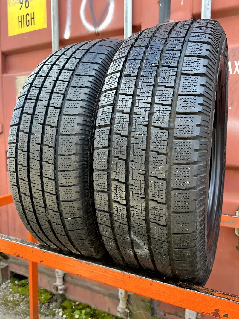 Пара б/у шин 205/60 R16 Pirelli Winter Ice Storm 3, фото 1