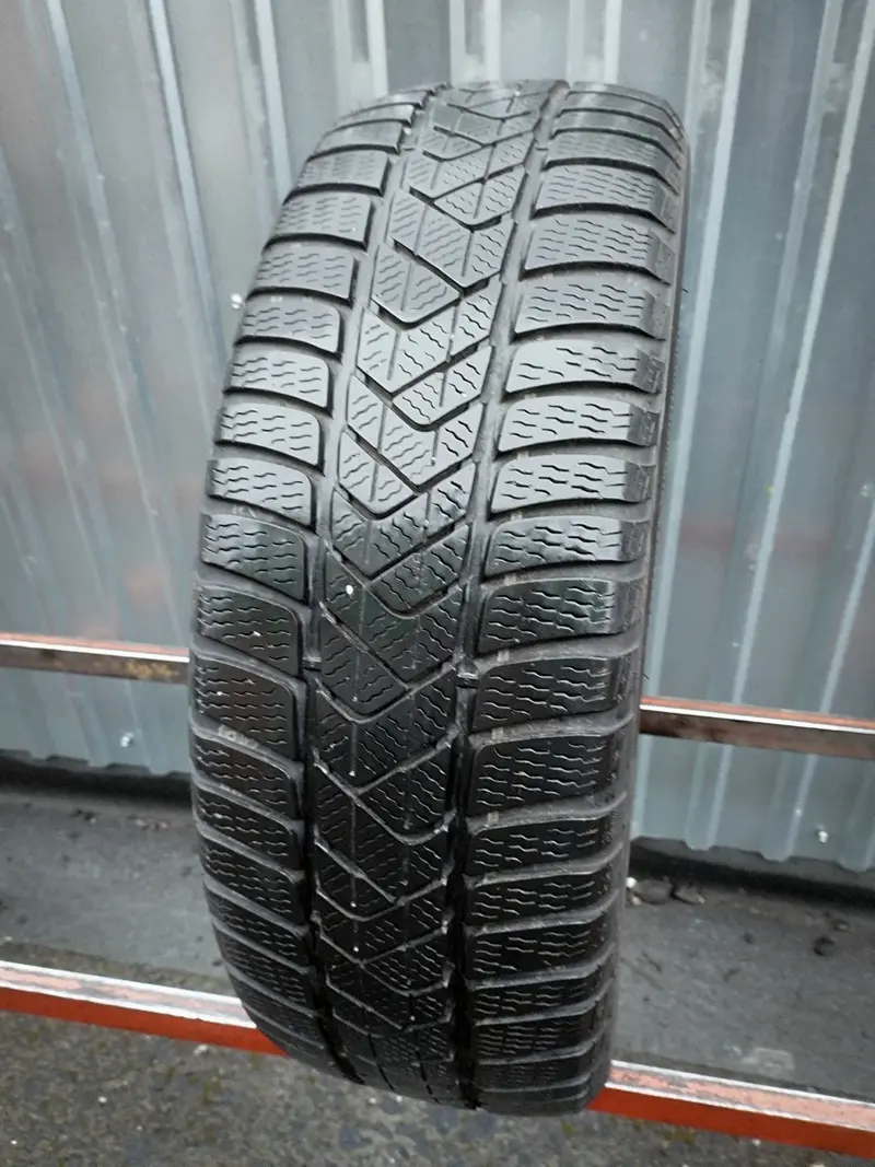 Б/у шина 205/60 R16 Pirelli Winter Sottozero 3