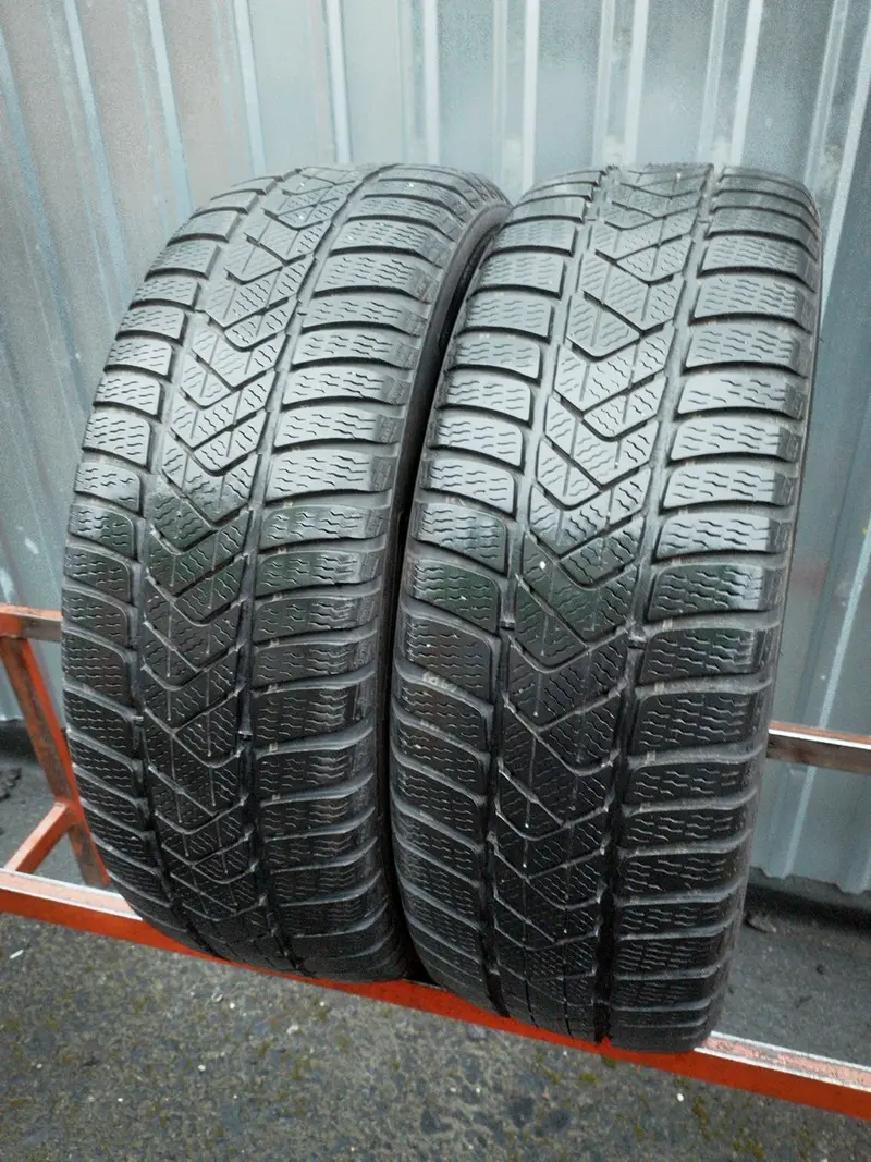 Пара б/у шин 205/60 R16 Pirelli Winter Sottozero 3