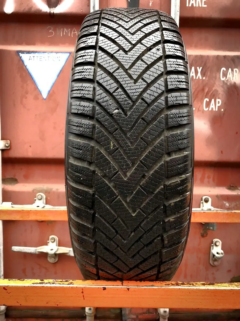 Б/у шина 205/60 R16 Vredestein Wintrac