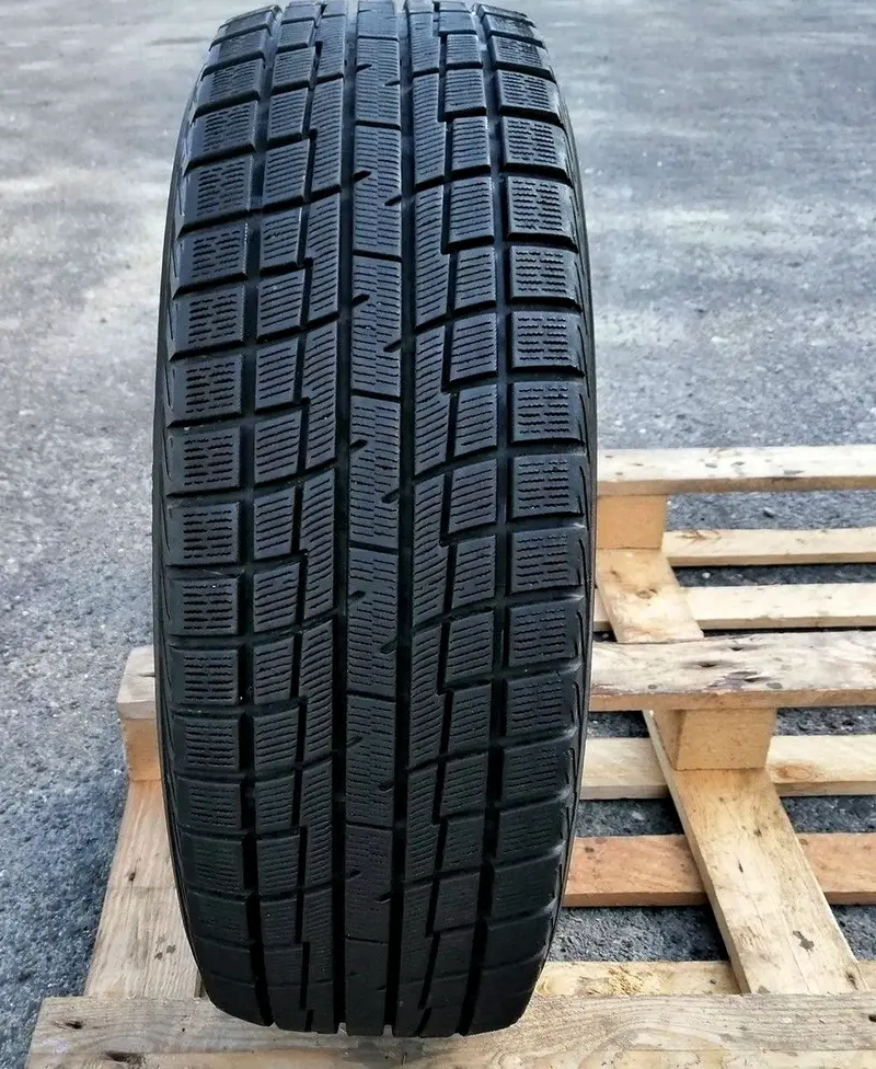 Б/у шина 205/60 R16 Yokohama Ice Guard IG30