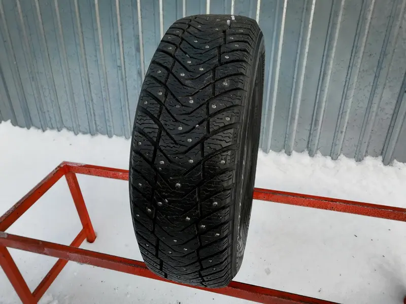 Б/у шина 205/60 R16 Yokohama Ice Guard IG65