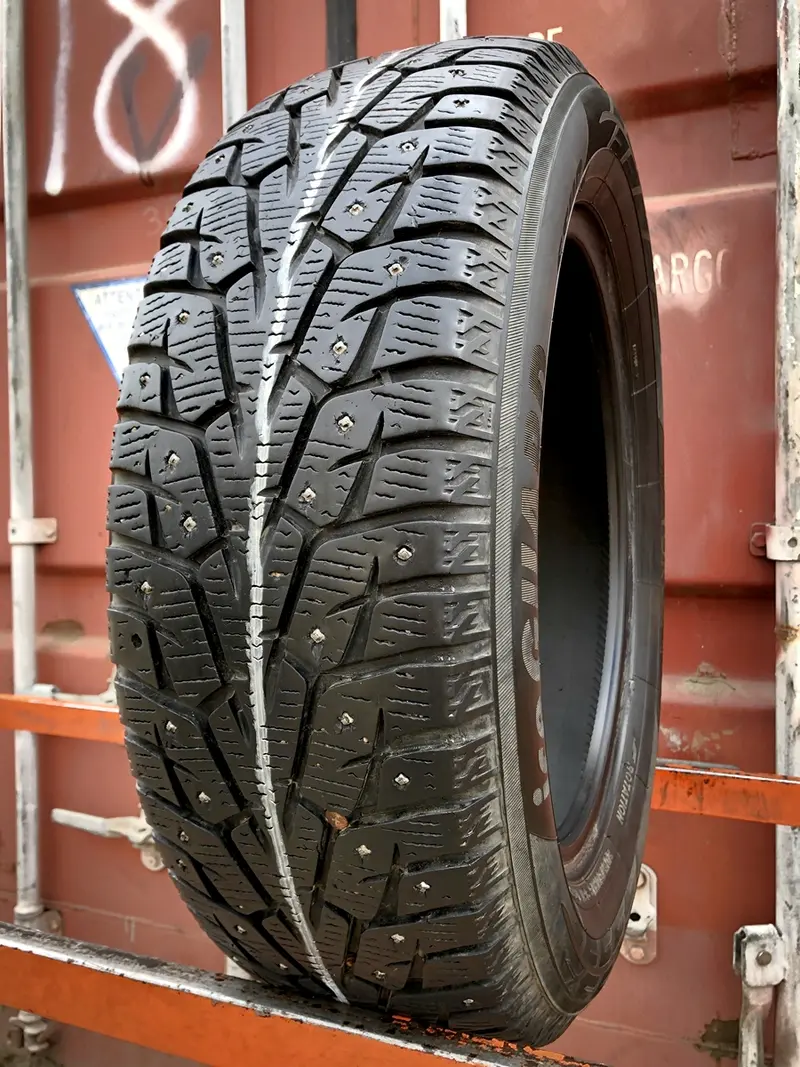 Б/у шина 205/60 R16 Yokohama Ice Guard Stud IG55, фото 1