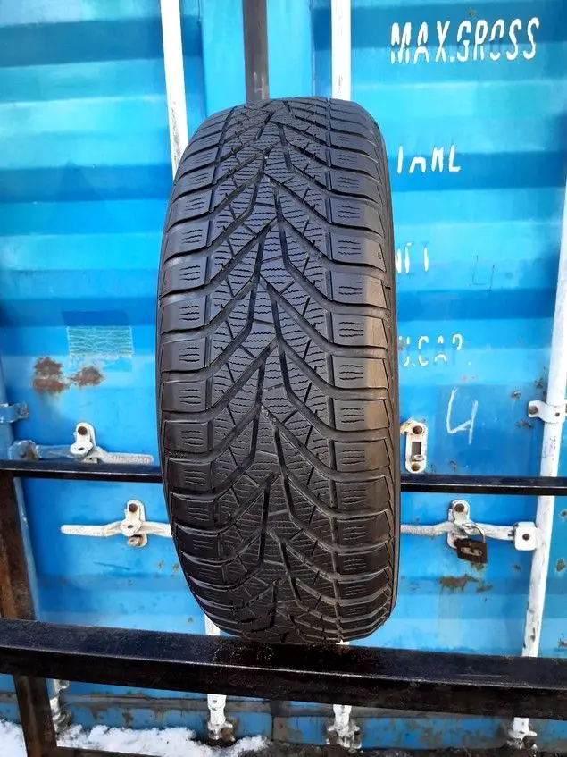 Б/у шина 205/60 R16 Yokohama W.drive V905