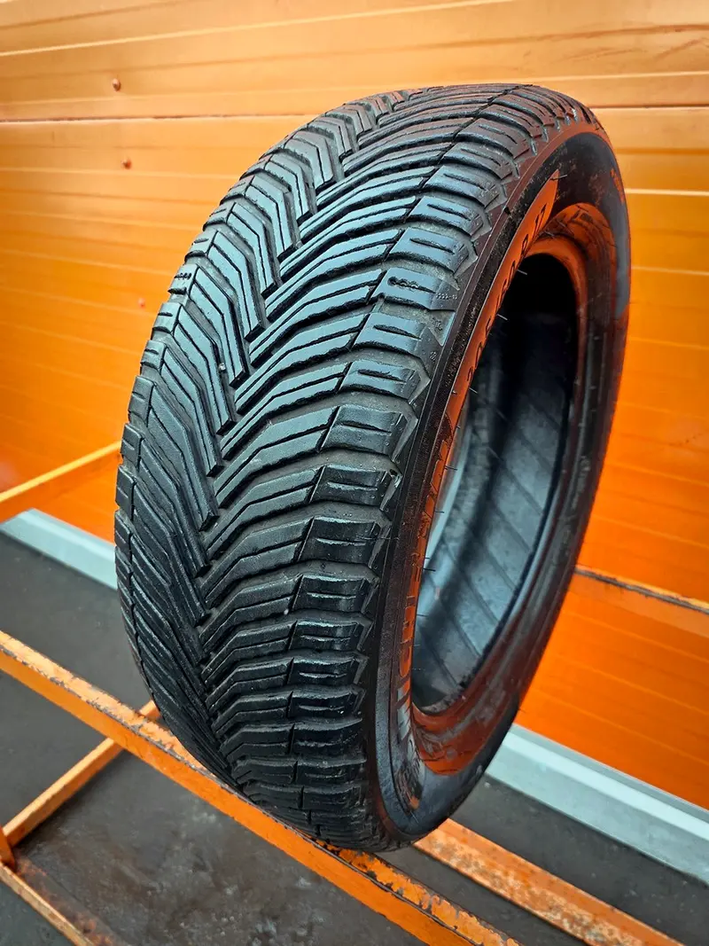Б/у шина 205/60 R17 Michelin CrossClimate 2