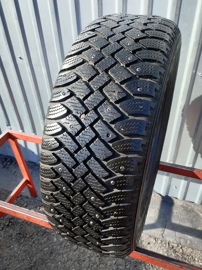 Б/у шина 205/65 R15 Continental ContiWinterViking 1