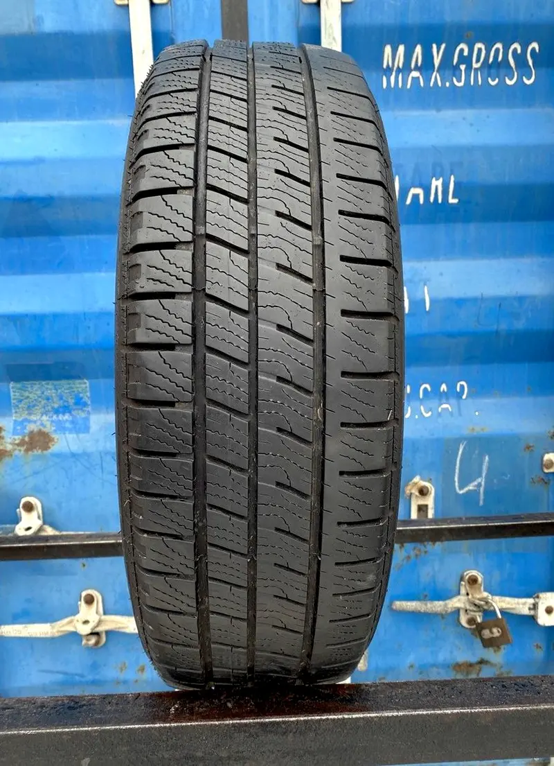 Б/у шина 205/65 R15C Goodyear Cargo Vector 2