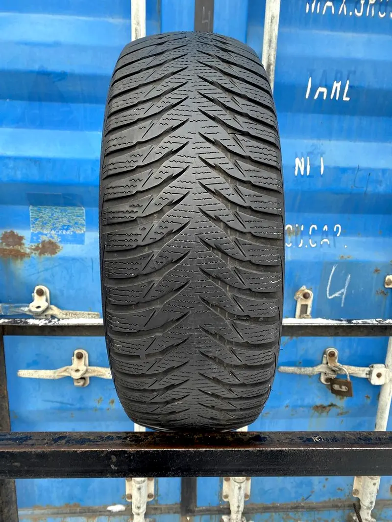 Б/у шина 205/65 R15 Goodyear Ultra Grip 8