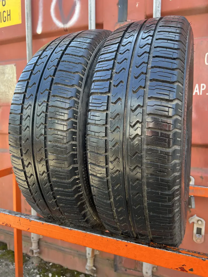 Пара б/у шин 205/65 R15C Kleber CT200