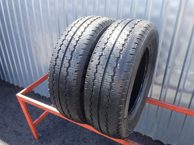 Пара б/у шин 205/65 R15C Kumho Radial 857