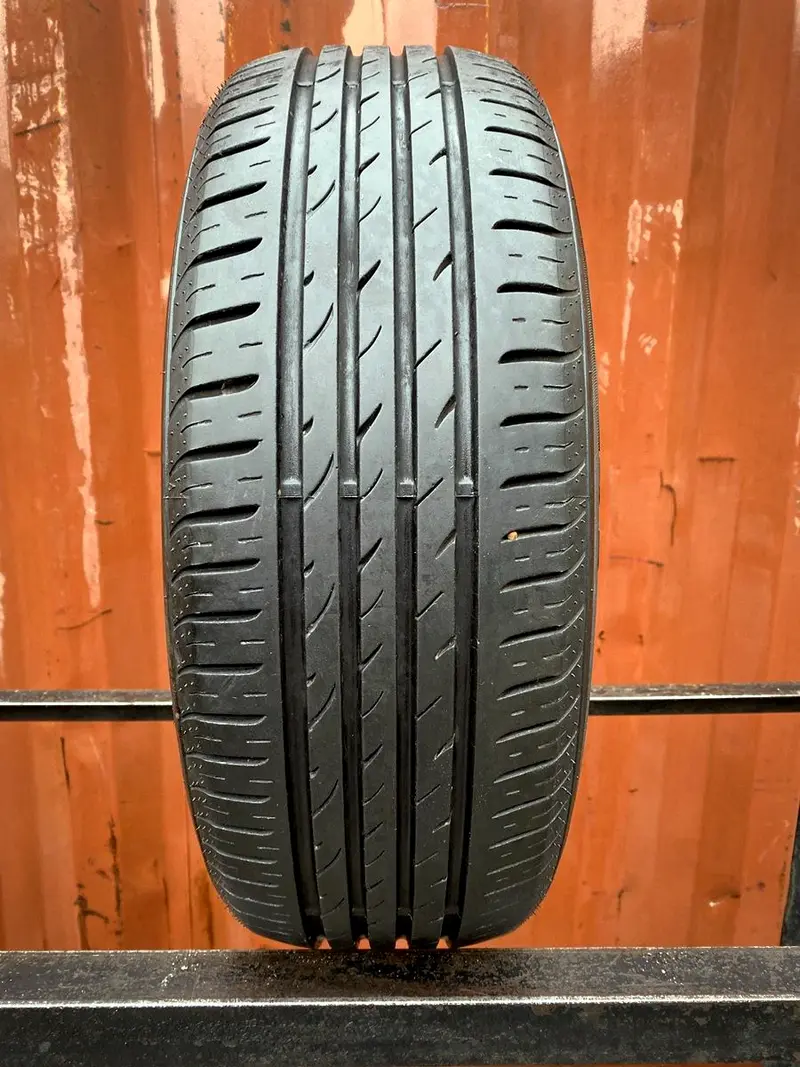 Б/у шина 205/65 R15 Nexen nBlue HD Plus, фото 1