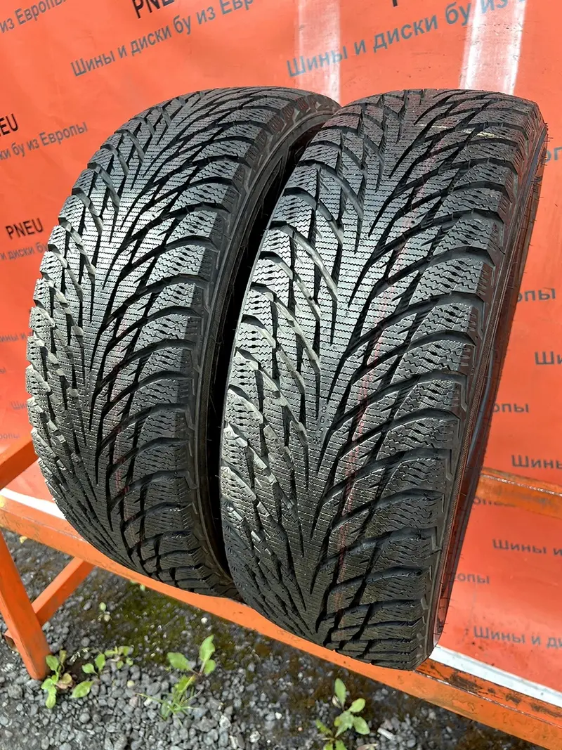 Пара б/у шин 205/65 R15 Nokian Hakkapeliitta R2