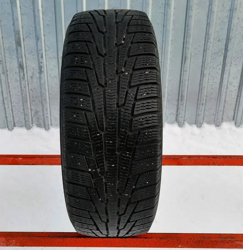 Б/у шина 205/65 R15 Nokian Hakkapeliitta R