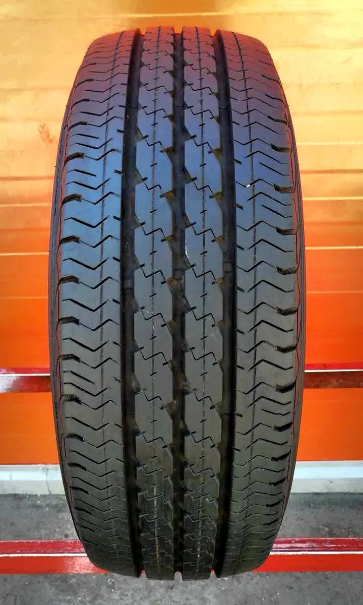 Б/у шина 205/65 R15C Pirelli Chrono