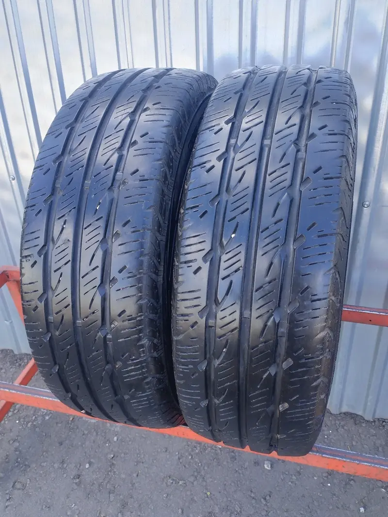 Пара б/у шин 205/65 R15C Uniroyal Rain Max 2