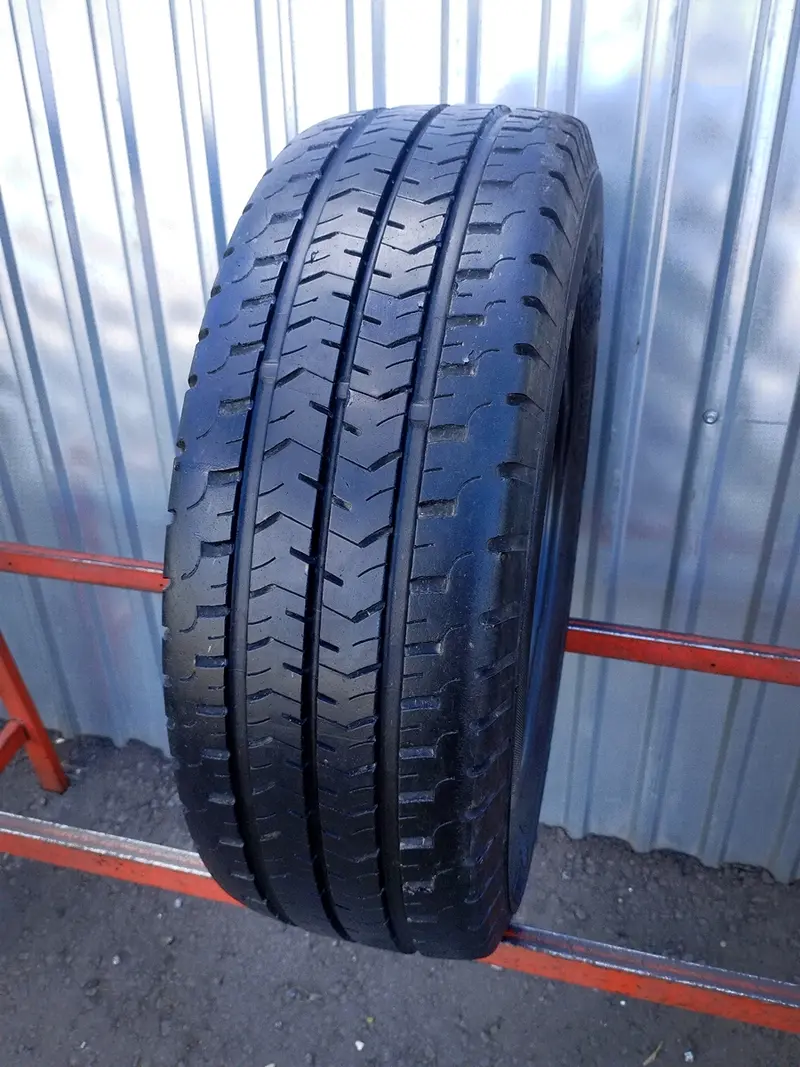 Б/у шина 205/65 R15C Uniroyal Rain Max
