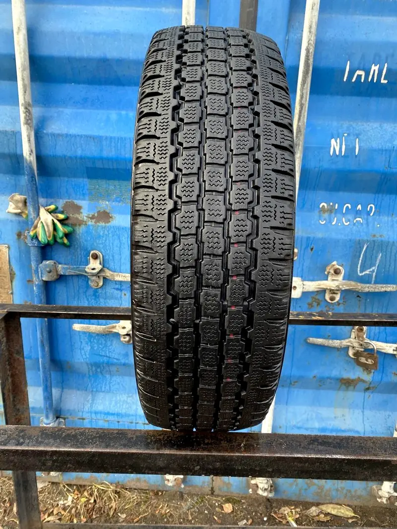 Б/у шина 205/65 R16C Bridgestone Blizzak W800