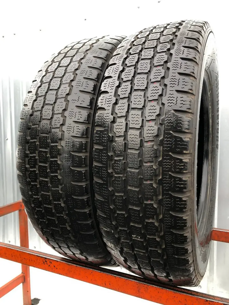 Пара б/у шин 205/65 R16C Bridgestone Blizzak W800