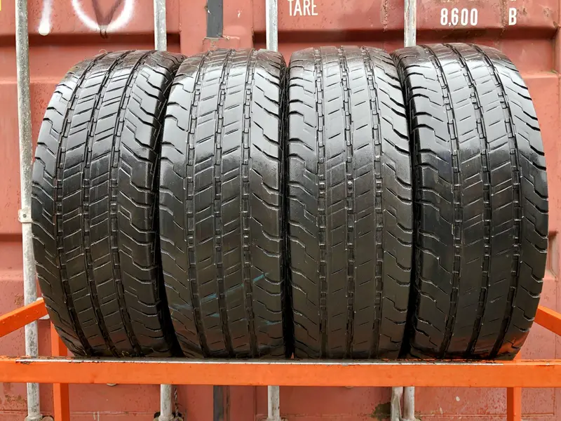 Комплект б/у шин 205/65 R16C Continental ContiVanContact 100