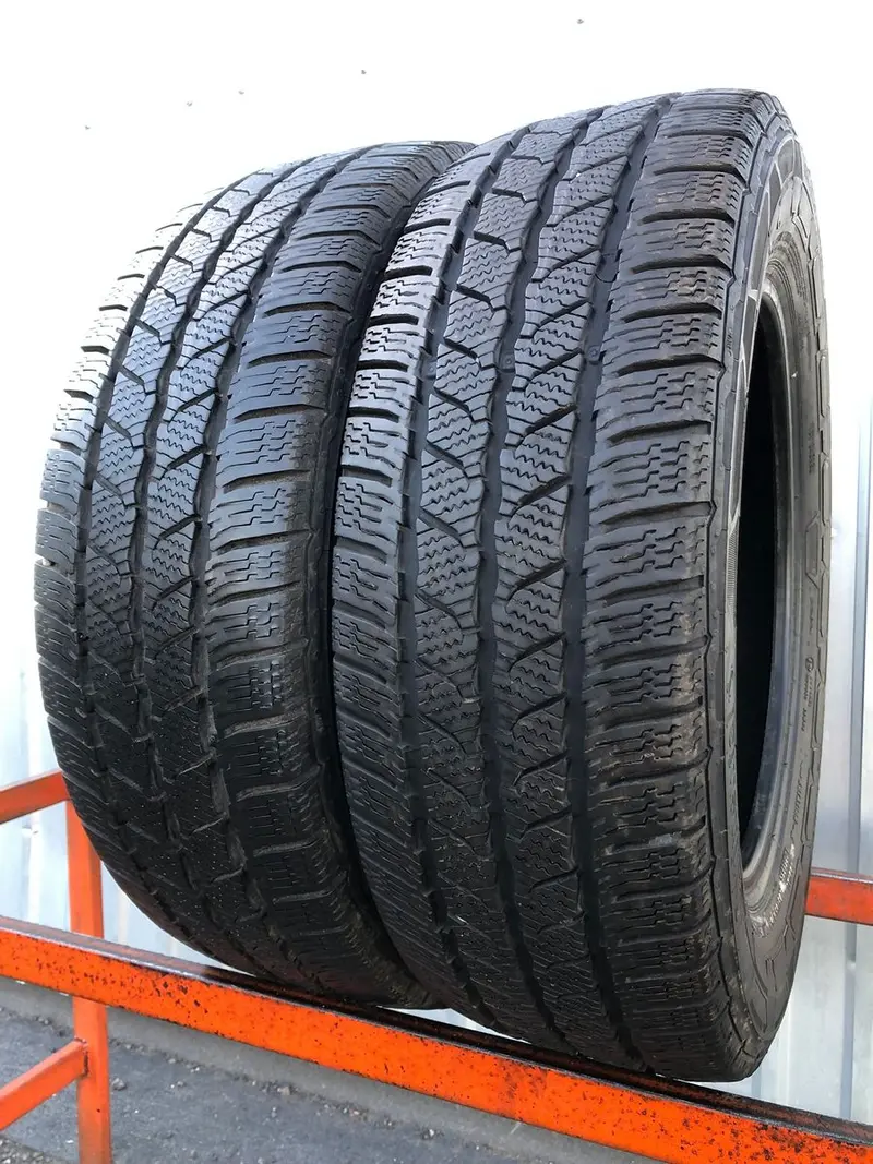 Пара б/у шин 205/65 R16C Continental VanContact Winter