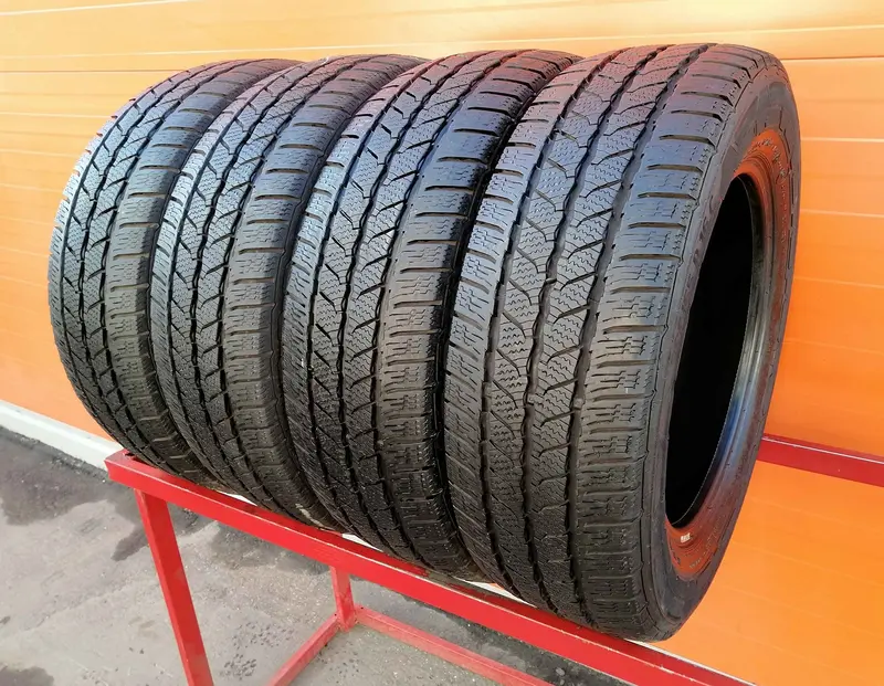 Комплект б/у шин 205/65 R16C Continental VanContact Winter