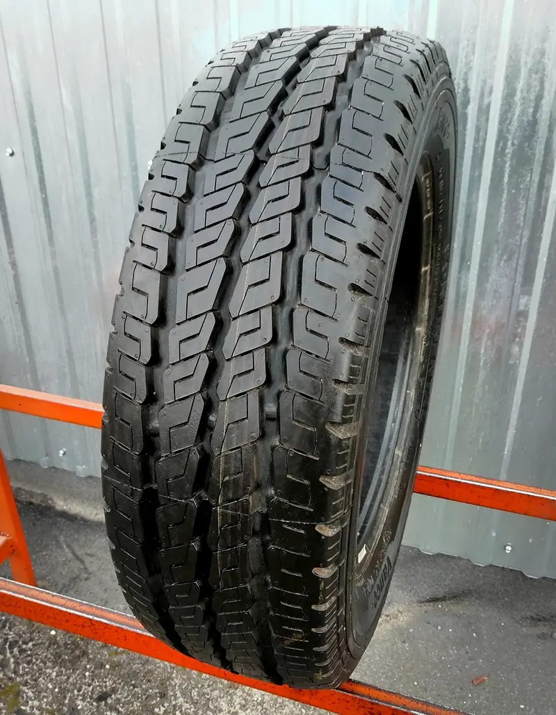 Б/у шина 205/65 R16C Continental Vanco-8