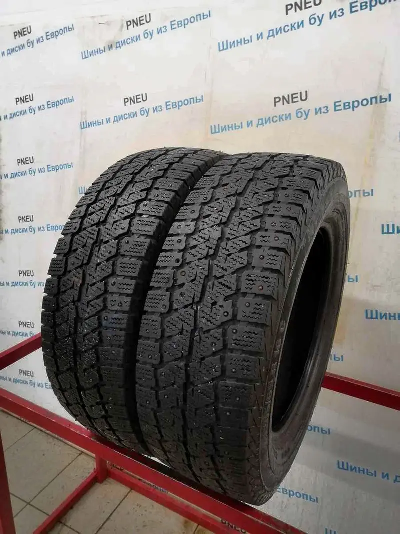 Пара б/у шин 205/65 R16C Continental VancoIceContact