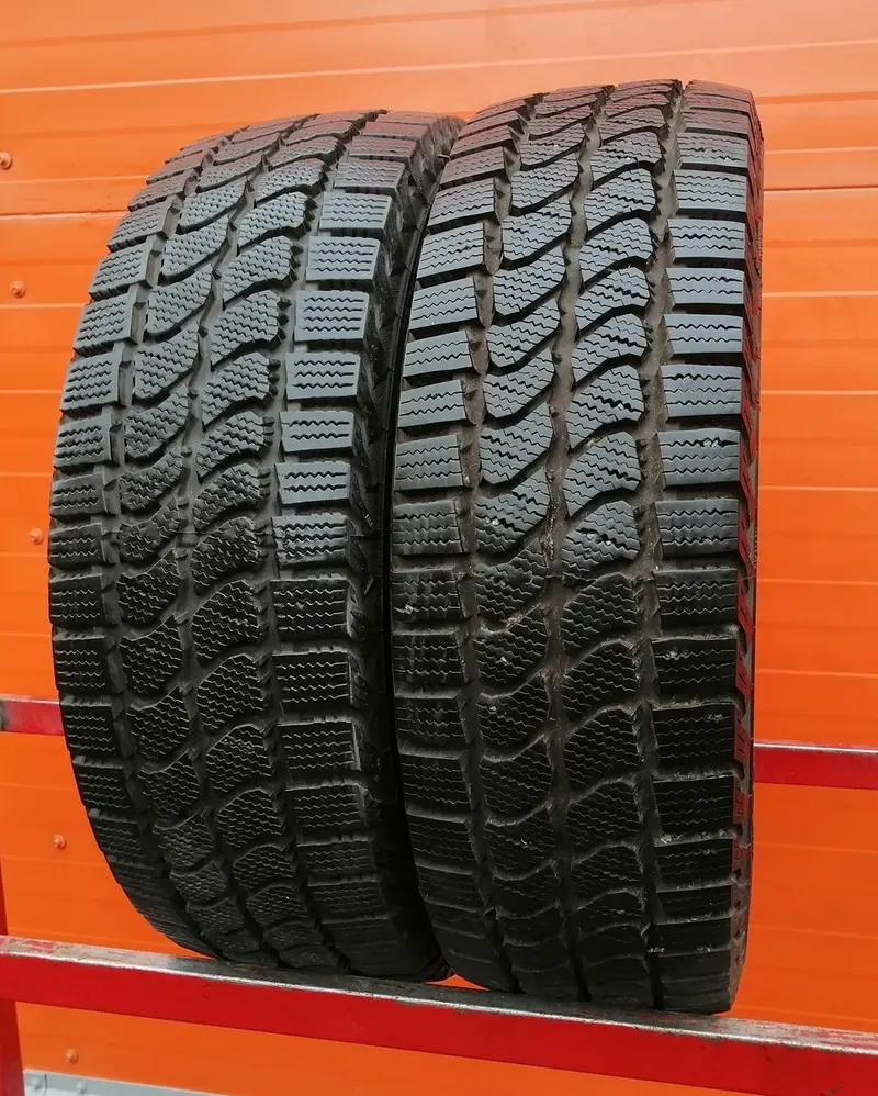 Пара б/у шин 205/65 R16C Continental Vanco Viking Contact 2