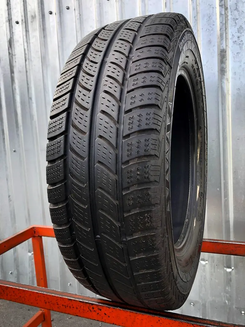 Б/у шина 205/65 R16C Continental VancoWinter 2