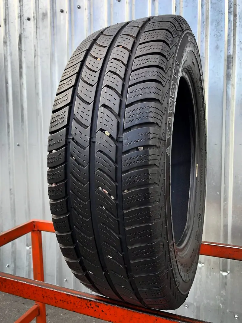 Б/у шина 205/65 R16C Continental VancoWinter 2