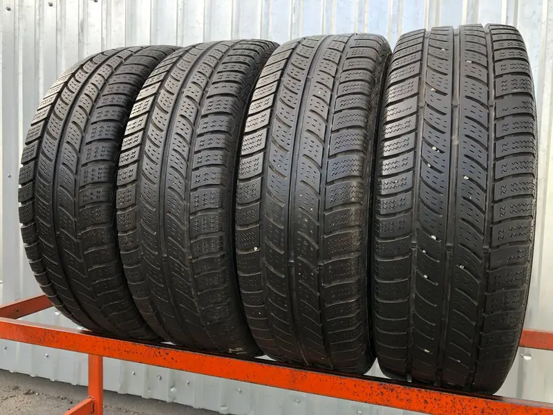 Комплект б/у шин 205/65 R16C Continental VancoWinter 2