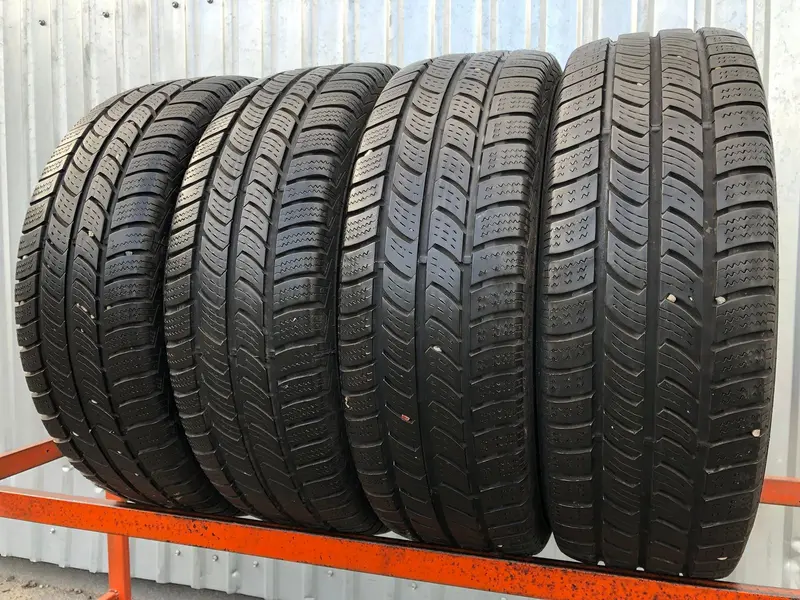 Комплект б/у шин 205/65 R16C Continental VancoWinter 2