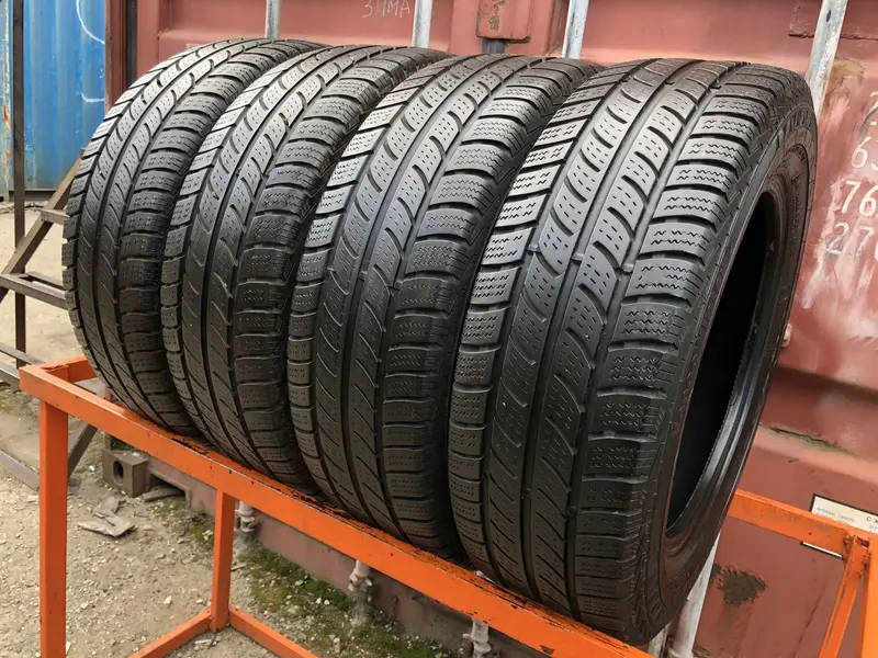Комплект б/у шин 205/65 R16C Continental VancoWinter 2